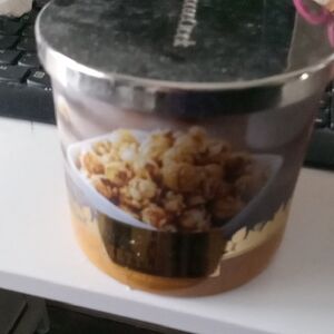 NEW TOFFEE KETTLE CORN CANDLE FROM GOOSE CREEK